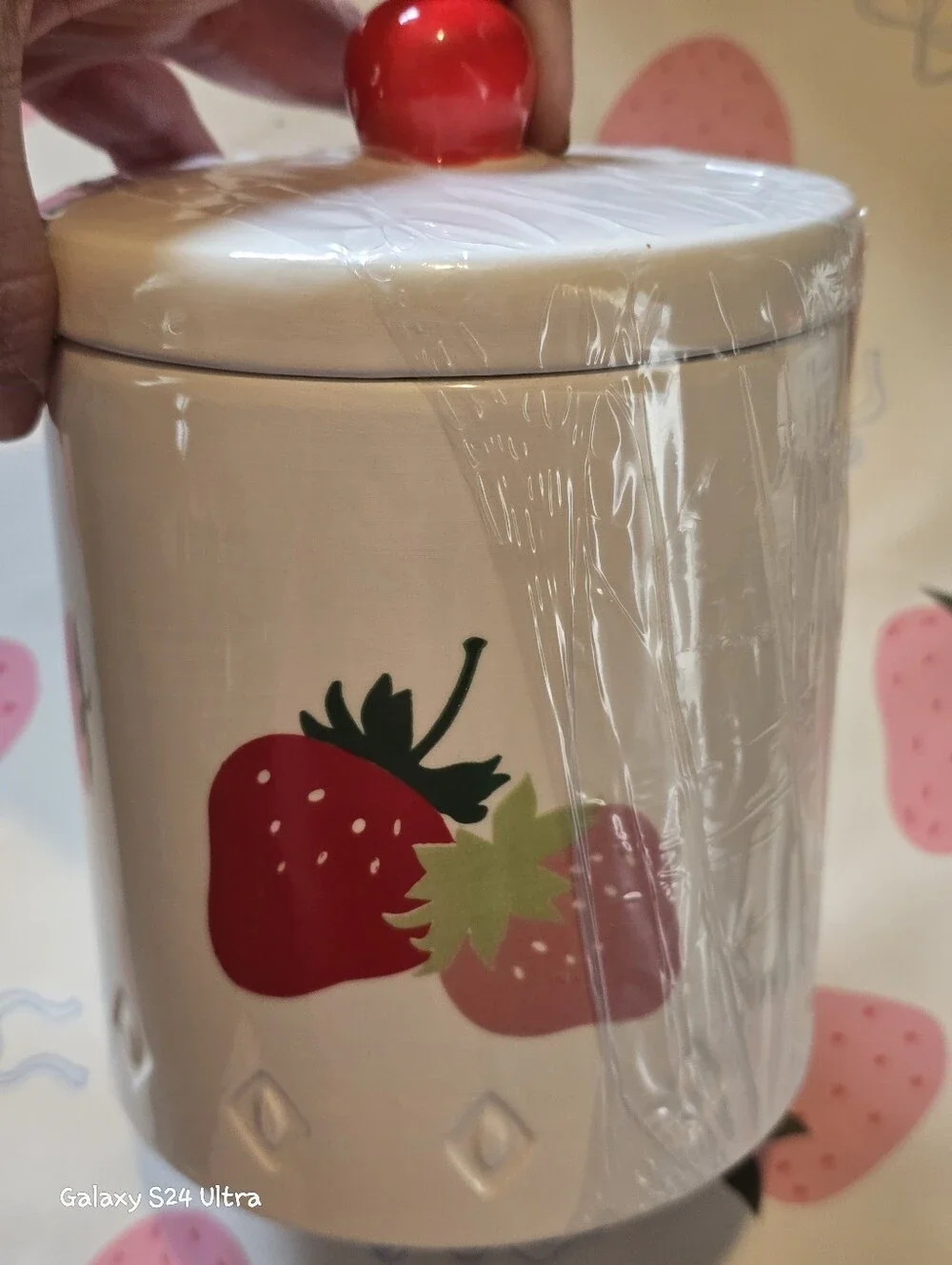 Strawberry 🍓 Decor Ceramic Storage Container With Lid NEW